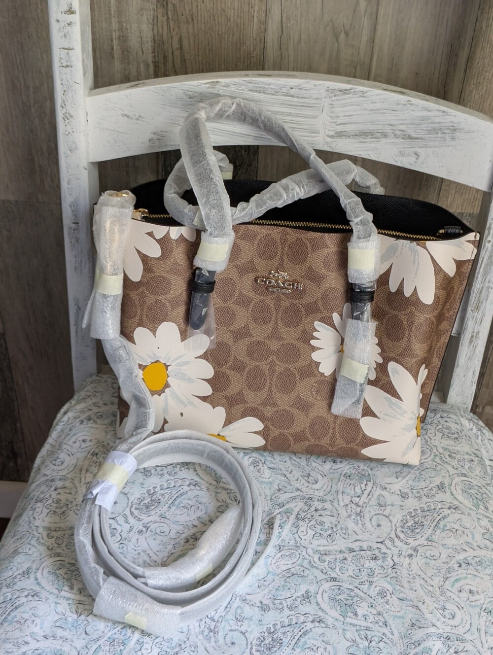 Coach NWT Mollie 25 With Signature Logo And Flower Pot Bag